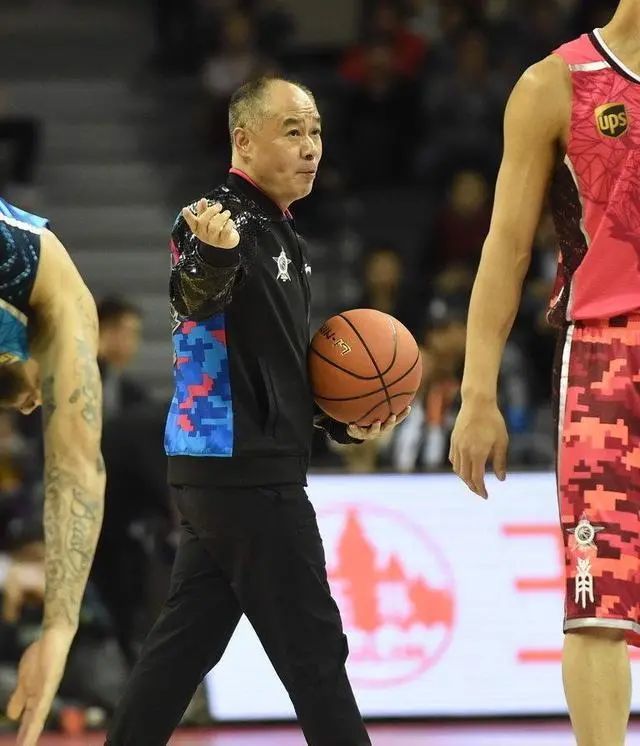 开云- 那不勒斯连胜遭终结，榜首之争白热化  